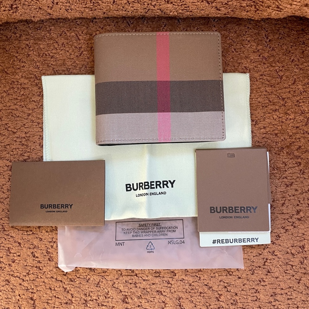 Burberry Waterproof Wallet with brown checked print New